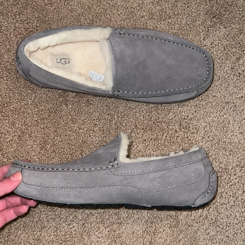Like New UGG Slippers - Picture 8 of 12